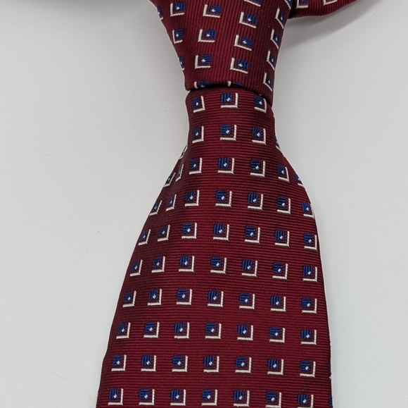 Lauren Ralph Lauren Men's Tie Red Blue Geometric 100% Silk - Picture 2 of 7